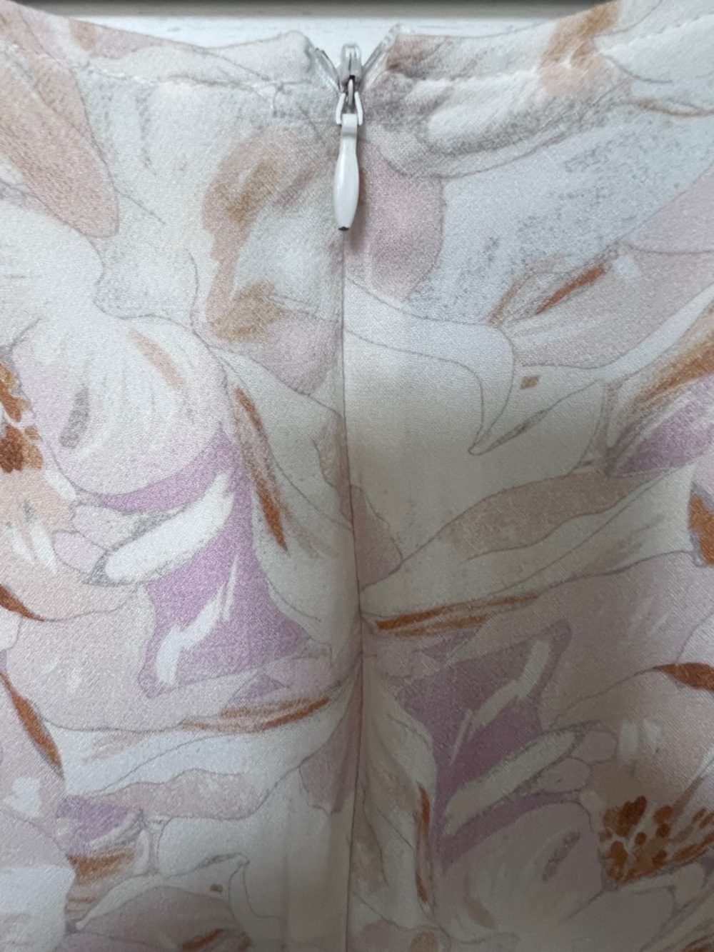 Saltwater Luxe Floral V-Neck Dress - Picture 7 of 11